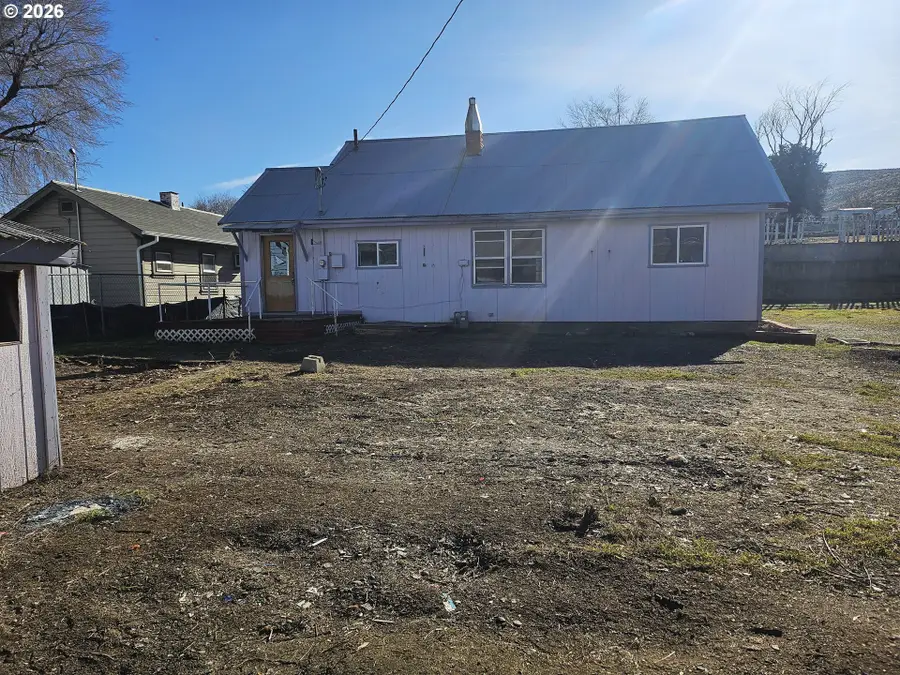 45 W Jefferson St, Huntington, OR 97907 - #3