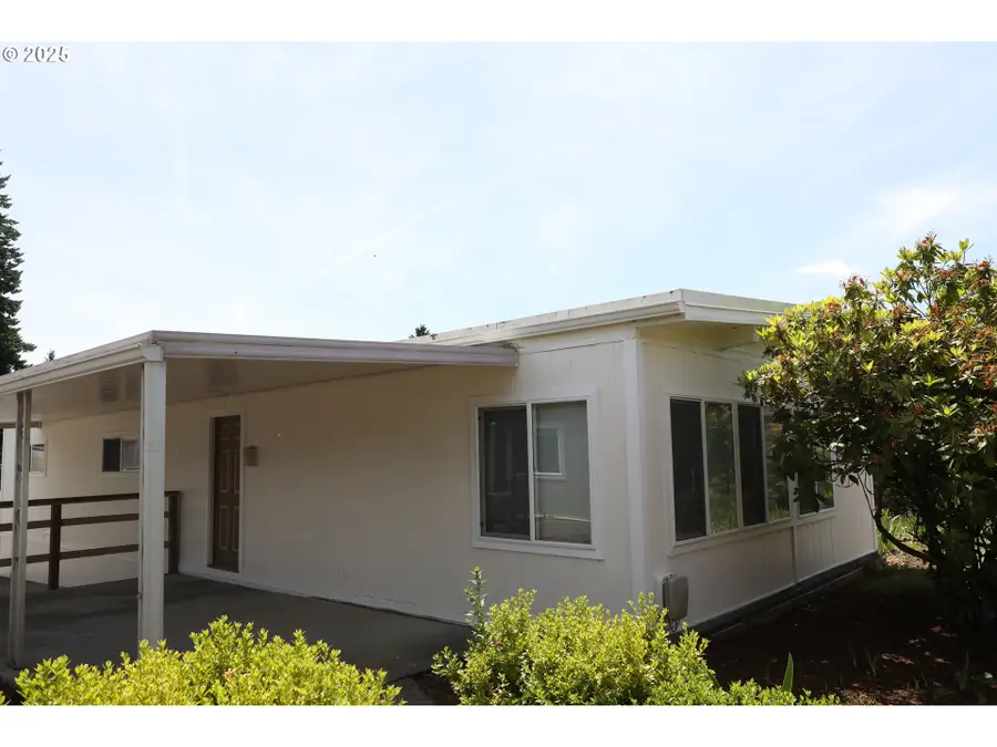 11402 SW Royal Villa Dr 144, Tigard, OR 97224 - Image #3