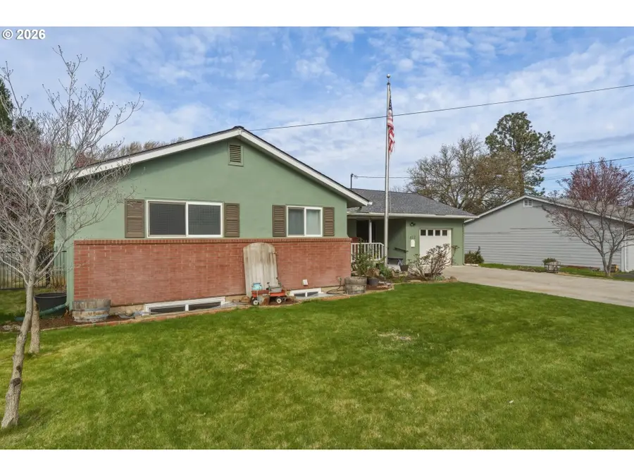 412 Parkview St, Milton Freewater, OR 97862 - #2