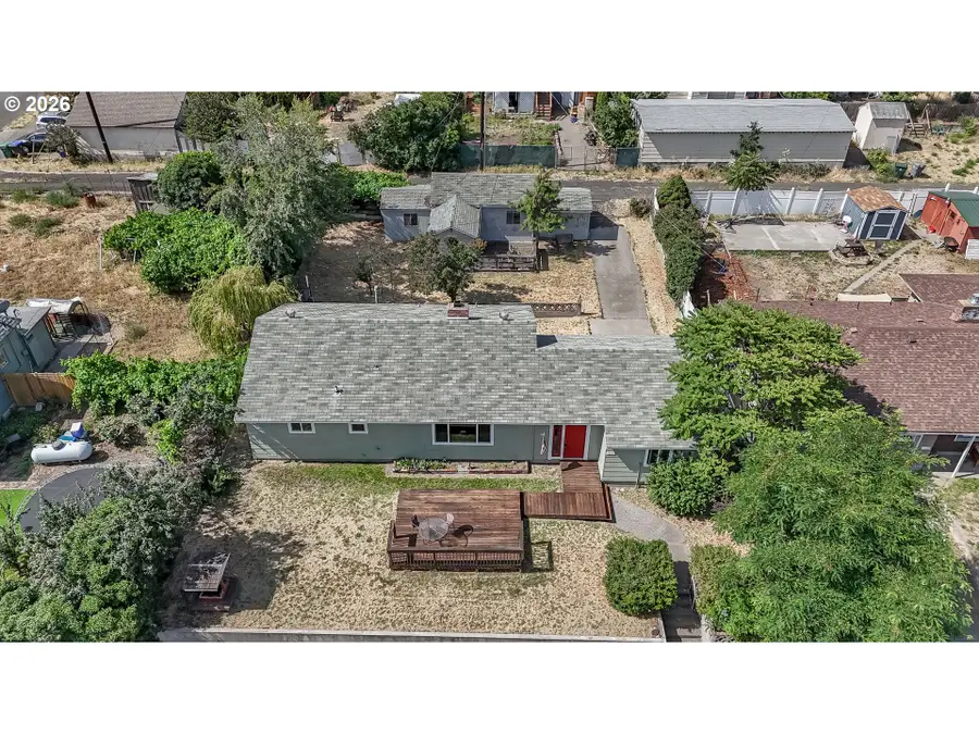 214 E 13th St, The Dalles, OR 97058 - #2