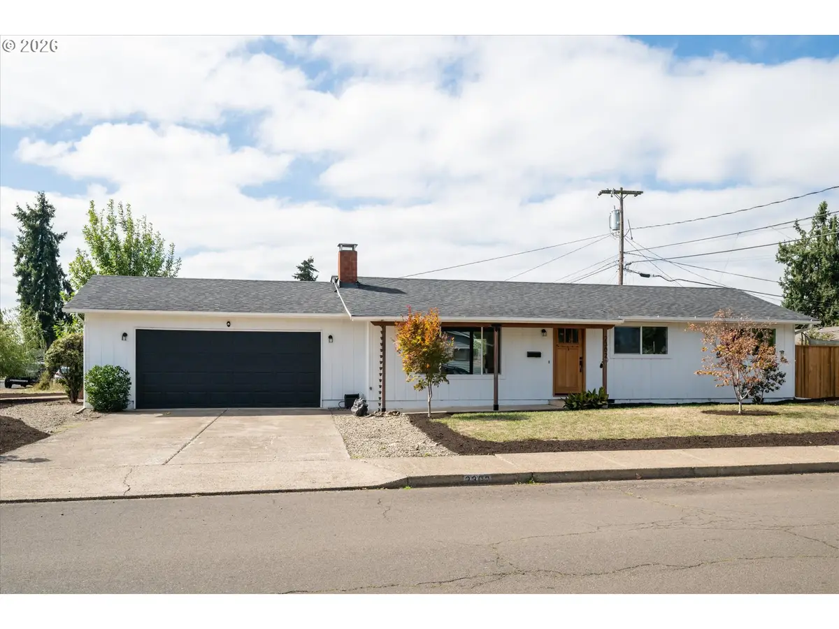 2302 Grovedale Dr, Springfield, OR 97477 - #1