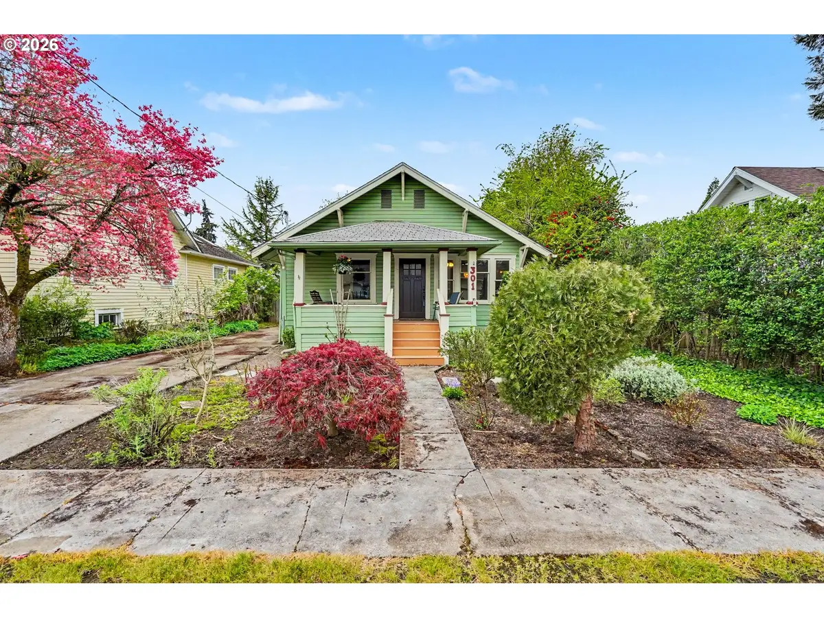 301 Orchard St, Silverton, OR 97381 - #1