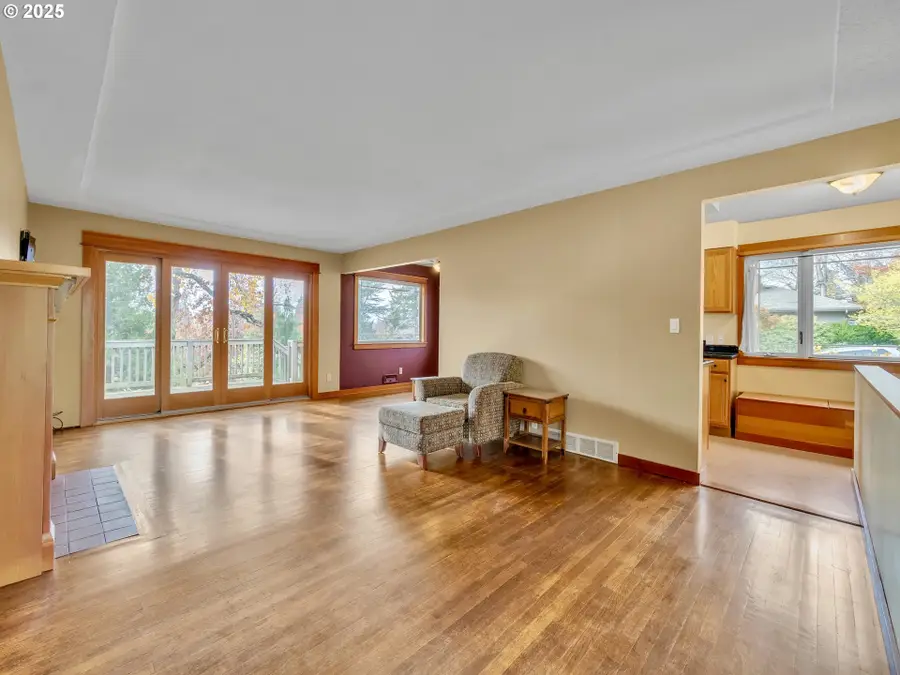 4524 SW Illinois St, Portland, OR 97221 - Image #2