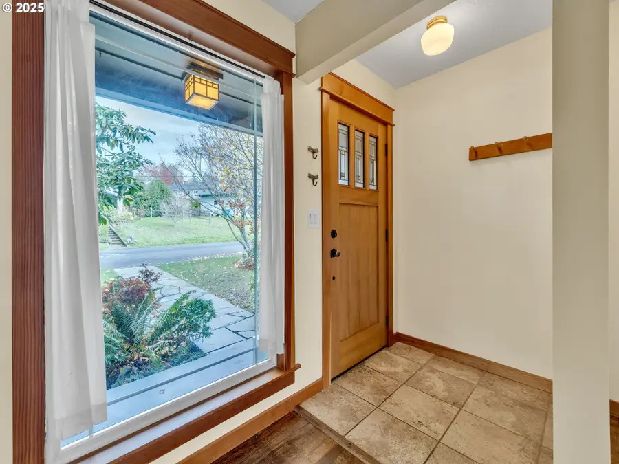 4524 SW Illinois St, Portland, OR 97221 - Image #3