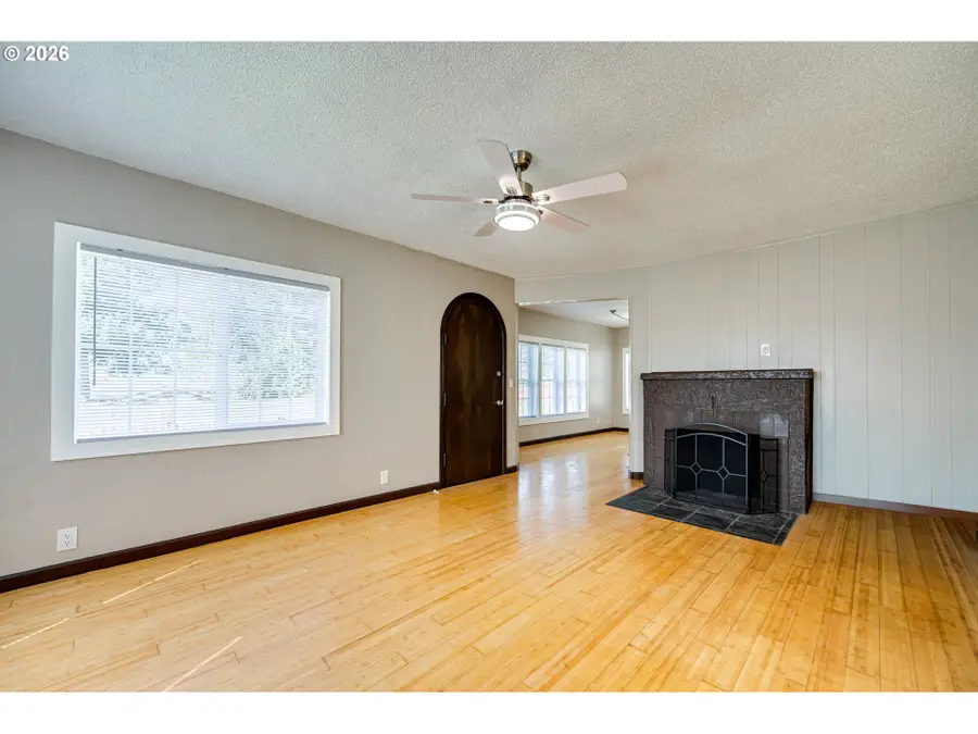 2901 Fruit Valley Rd, Vancouver, WA 98660 - #3