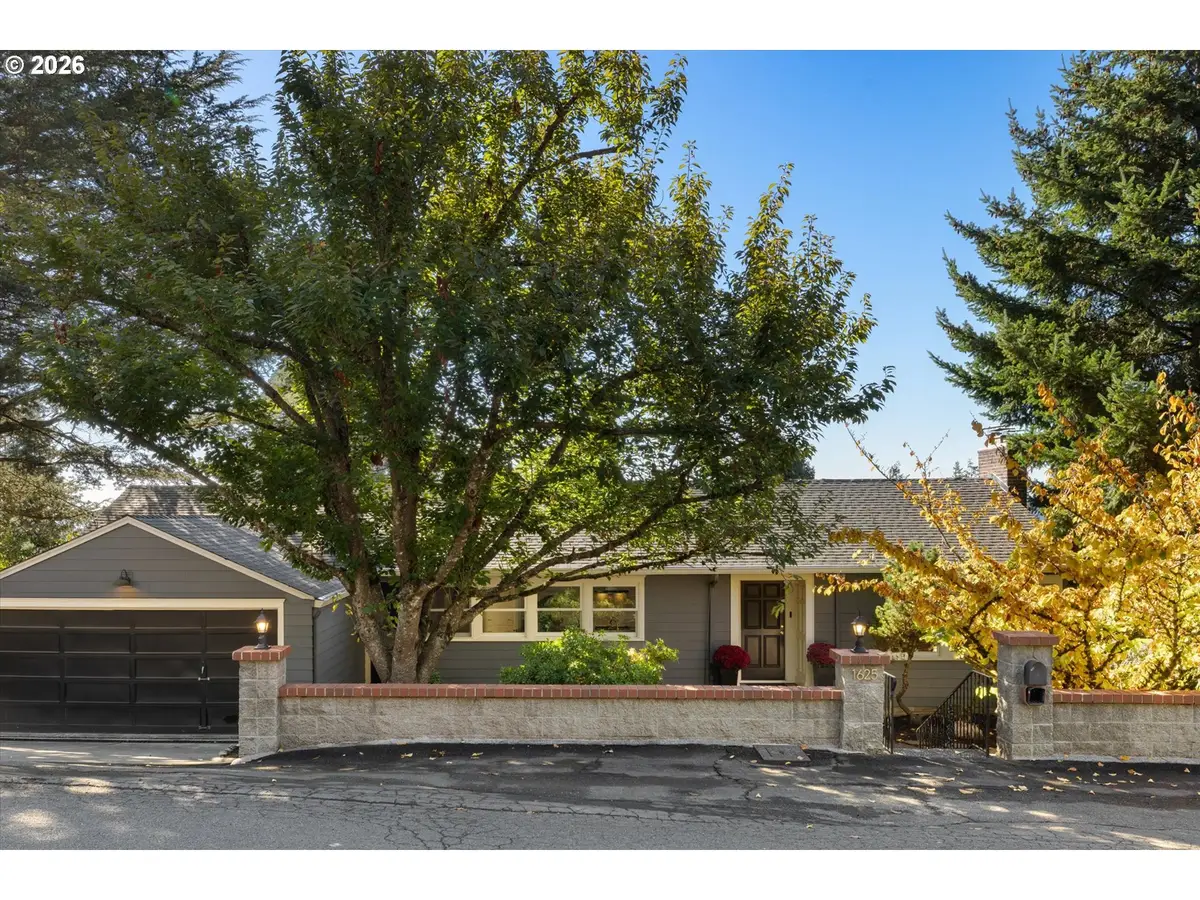 1625 SW Westwood Dr, Portland, OR 97239 - #1