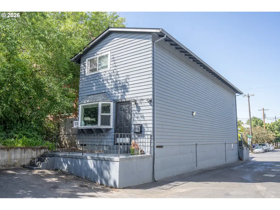 2136 SE Hawthorne Blvd #10, Portland, OR 97214 - #3