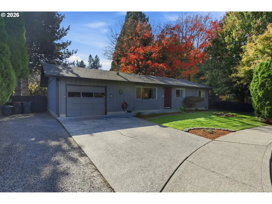 1424 NE 2nd Ct, McMinnville, OR 97128 - #3