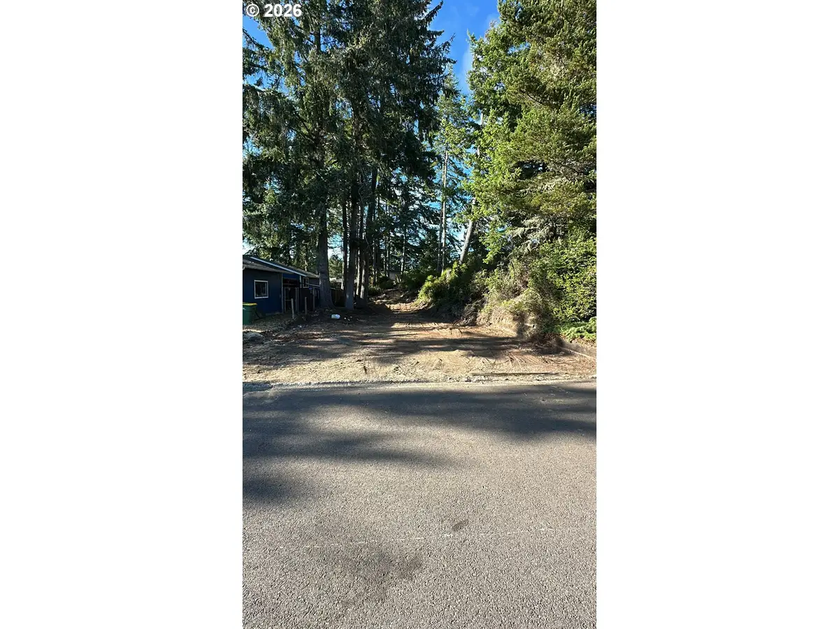 200 11th St, Florence, OR 97439 - #1