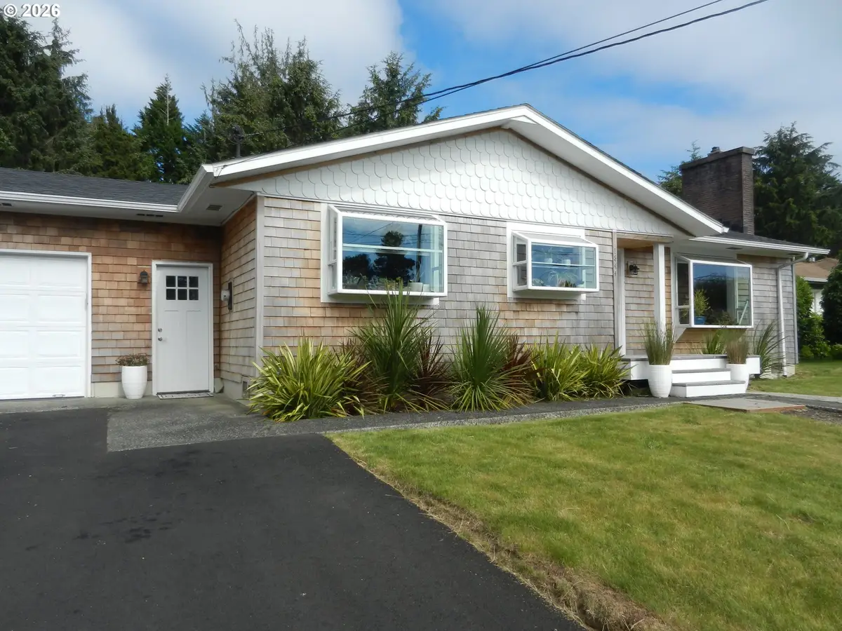 1844 NE Crestview Pl, Newport, OR 97365 - #1