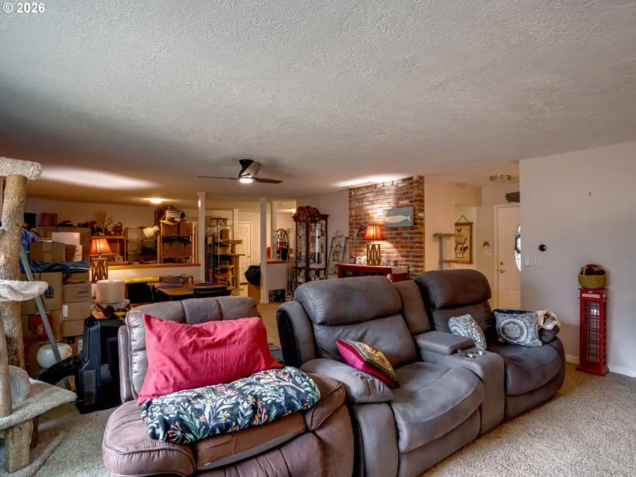 9250 NE Levee Rd, Portland, OR 97211 - #2