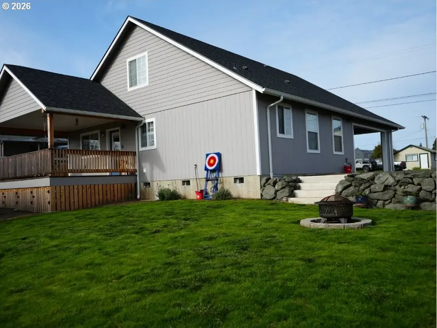 241 SE Johnson St, Winston, OR 97496 - Image #3