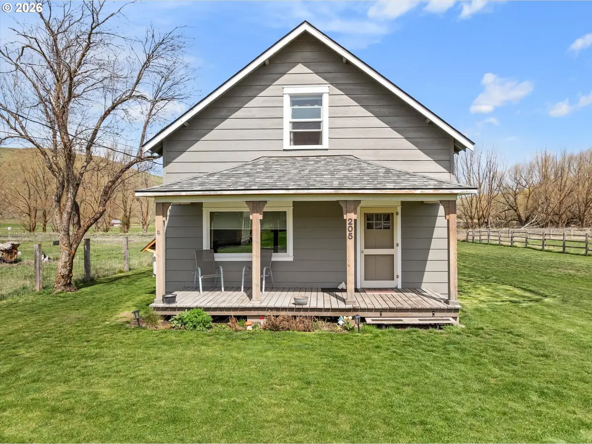 205 Riverside Ave, Wallowa, OR 97885 - #1