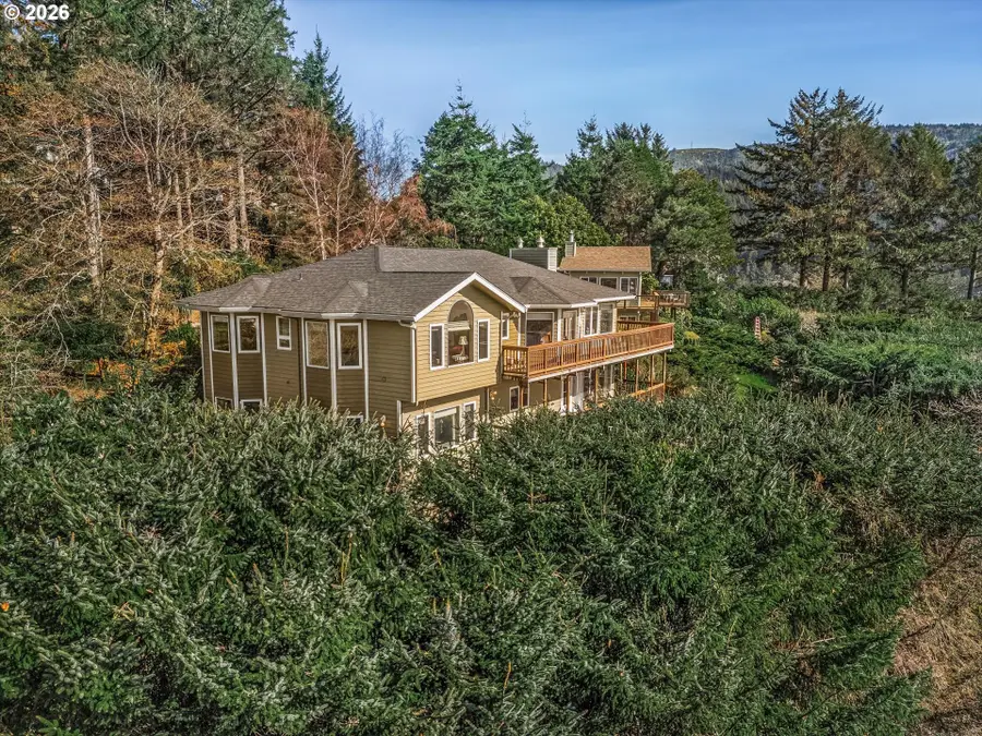 407 King St, Yachats, OR 97498 - #2