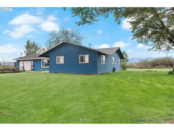 20352 S Airport Ln, BakerCity, OR 97814