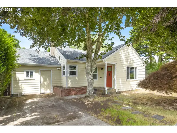 9251 SE Salmon St, Portland, OR 97216