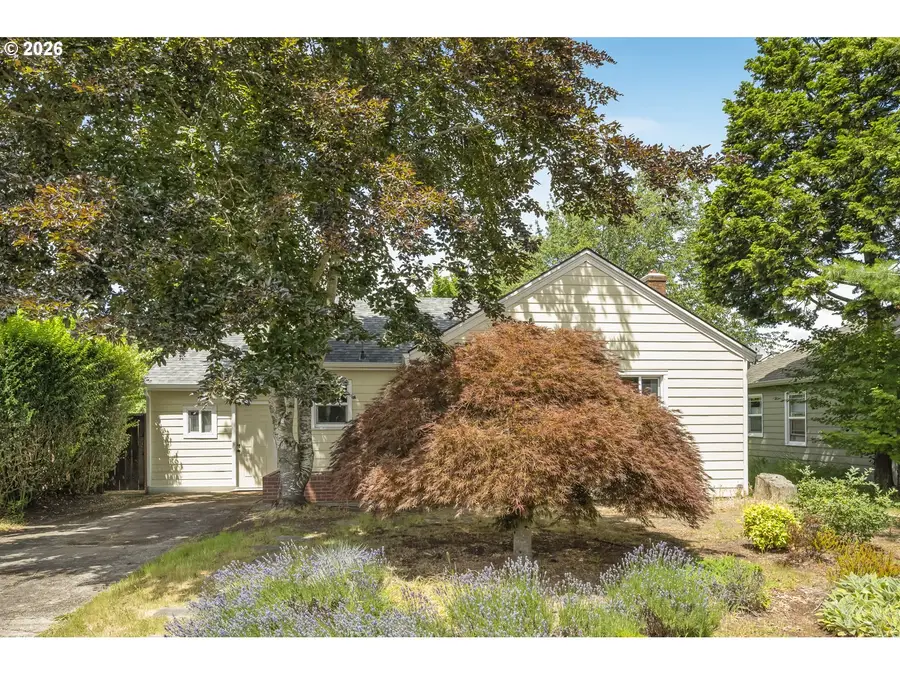 9251 SE Salmon St, Portland, OR 97216 - #3