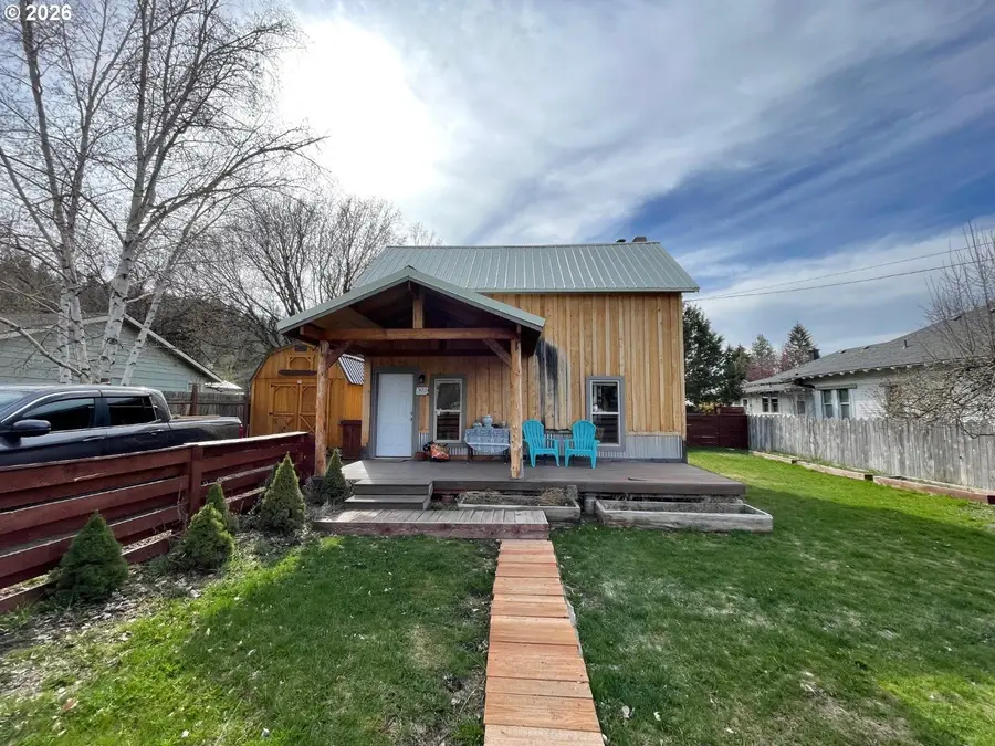 302 S Alder St, Wallowa, OR 97885 - #3