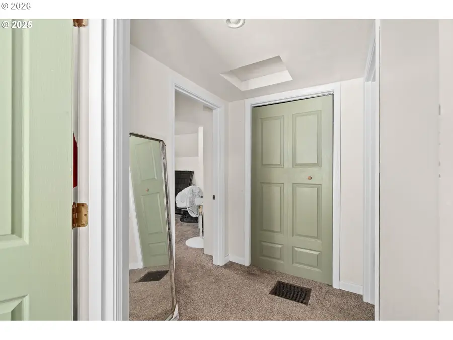 410 E D St, Rainier, OR 97048 - #2