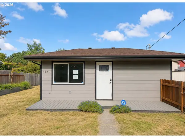 1841 Madrona St, NorthBend, OR 97459