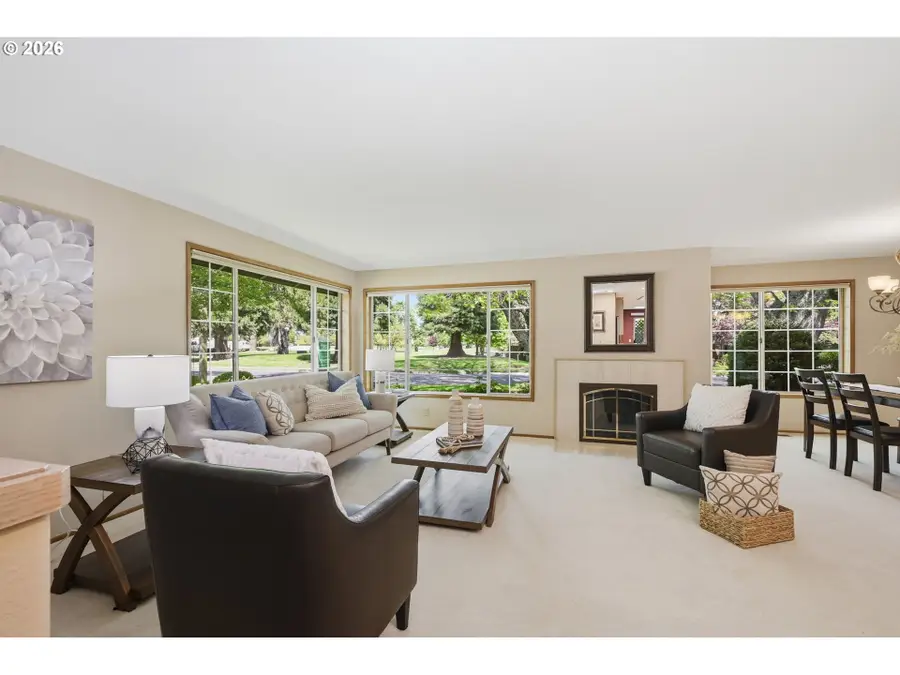880 Spyglass Dr, Eugene, OR 97401 - #3
