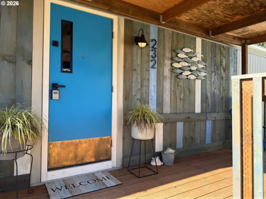 232 NE Ohio Ave, Bandon, OR 97411 - #3