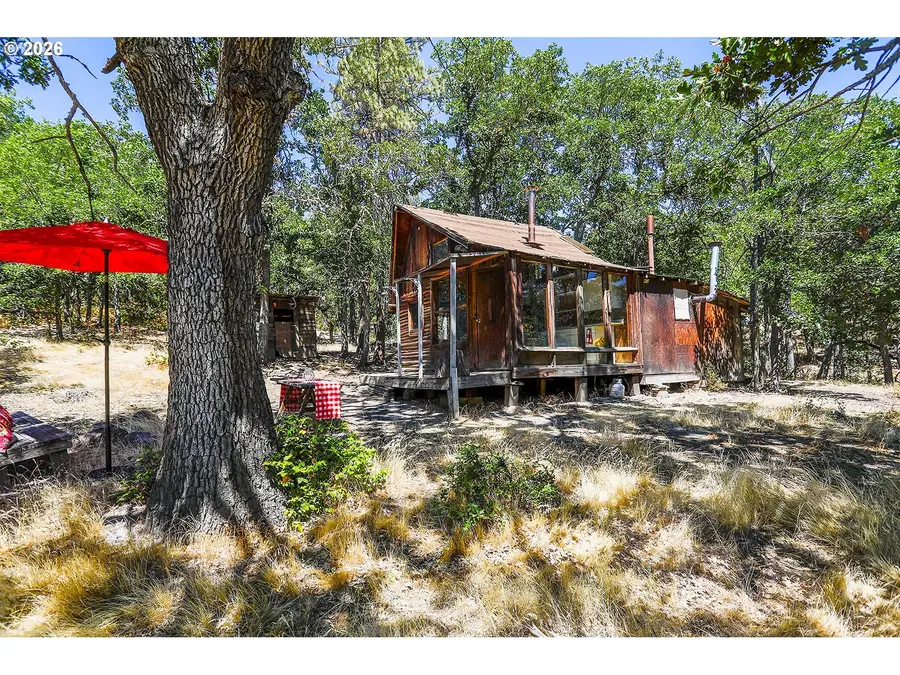 2300 Dry Creek Rd, Mosier, OR 97040 - #2