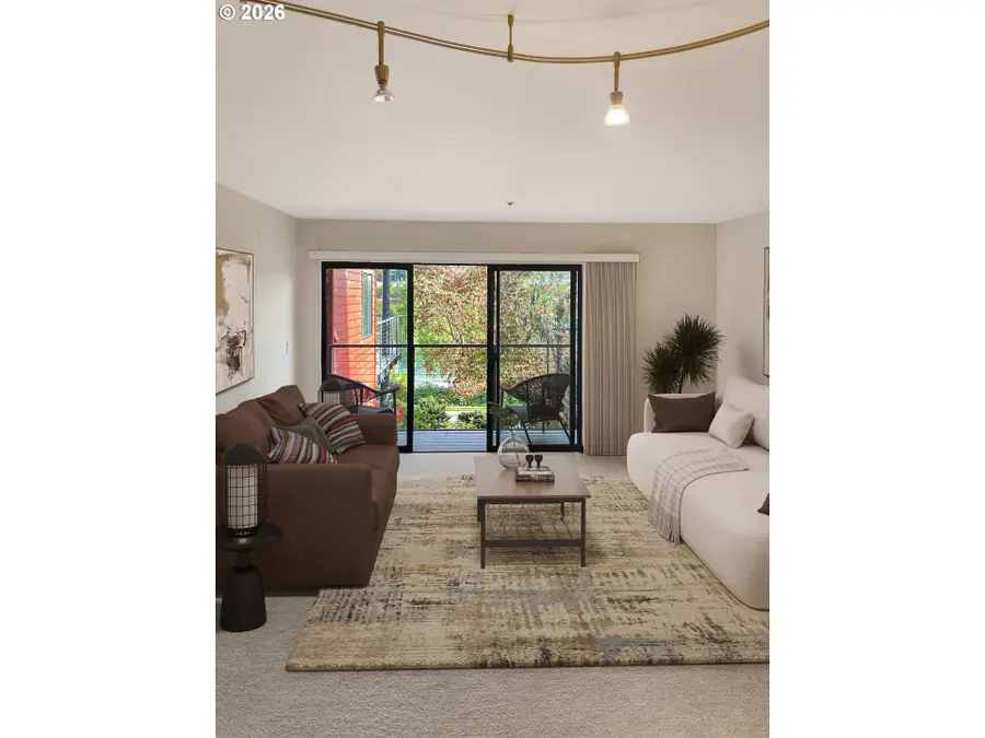 910 NW Naito Pkwy #I-12, Portland, OR 97209 - #3