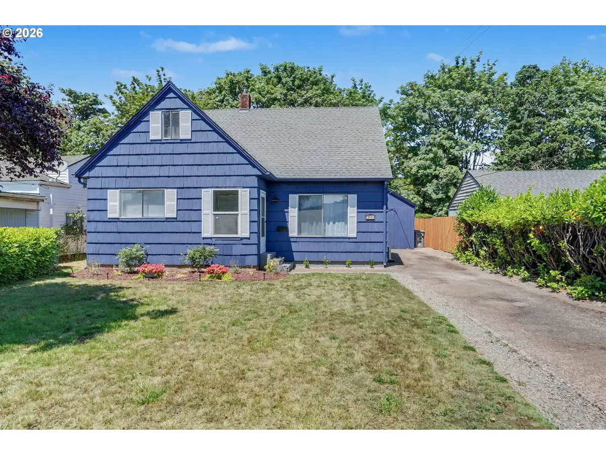 988 SE Miller Ave, Dallas, OR 97338 - #1