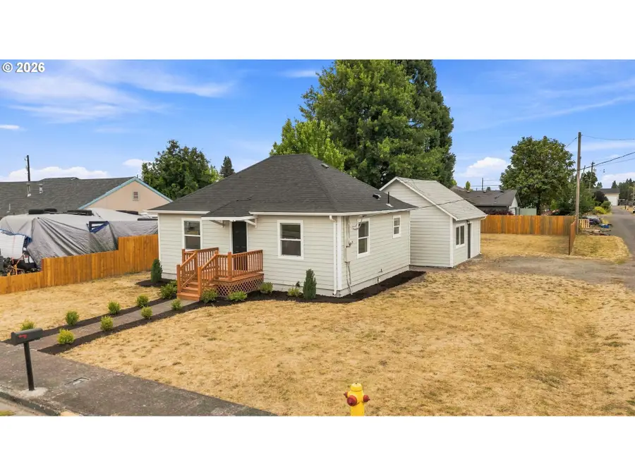 711 W Grant St, Lebanon, OR 97355 - #2