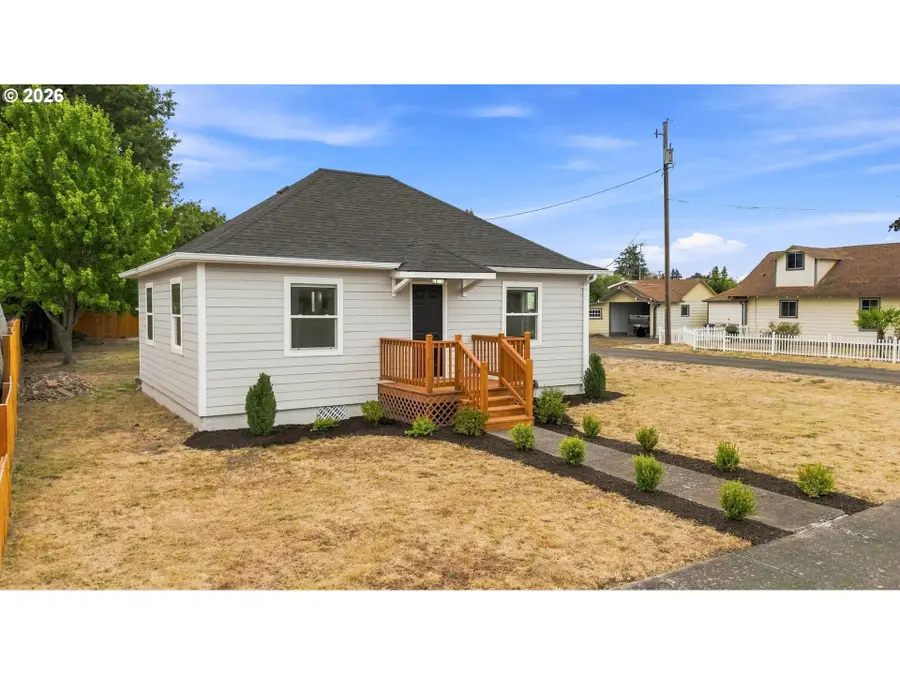711 W Grant St, Lebanon, OR 97355 - #3