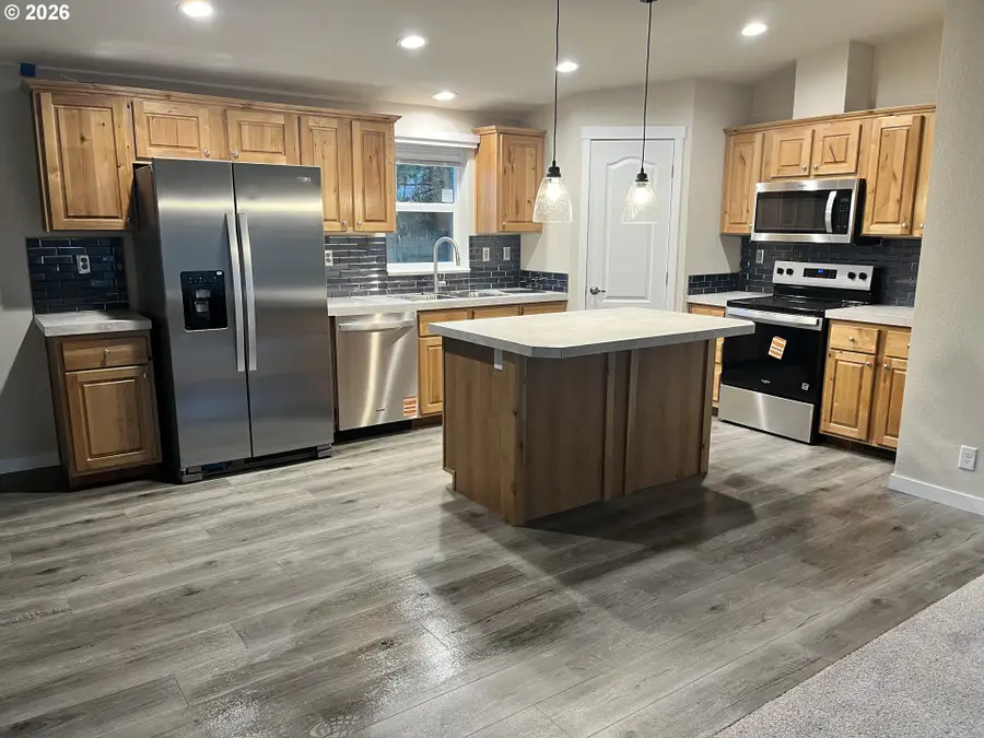 420 Pine St, Toledo, WA 98591 - #3