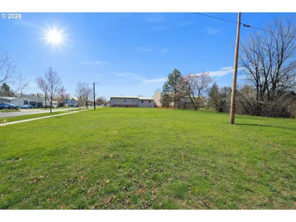 1102 Y Ave, LaGrande, OR 97850