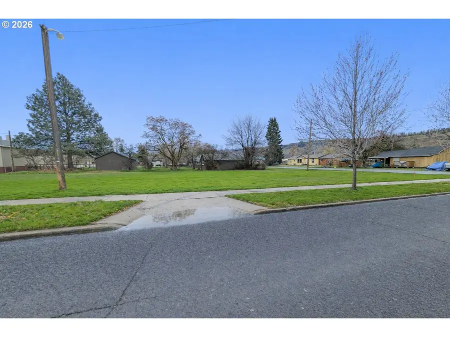 1102 Y Ave, La Grande, OR 97850 - #2
