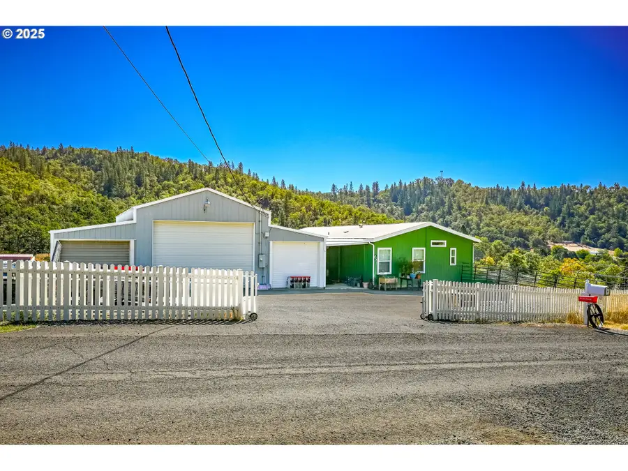 1745 Rifle Range Rd, Roseburg, OR 97470 - #3
