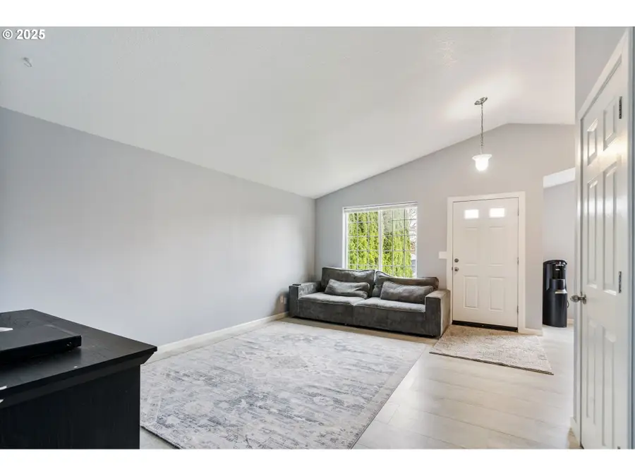 453 N 11th St, Saint Helens, OR 97051 - Image #3