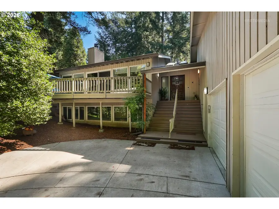 1590 Woodland Ter, Lake Oswego, OR 97034 - #2