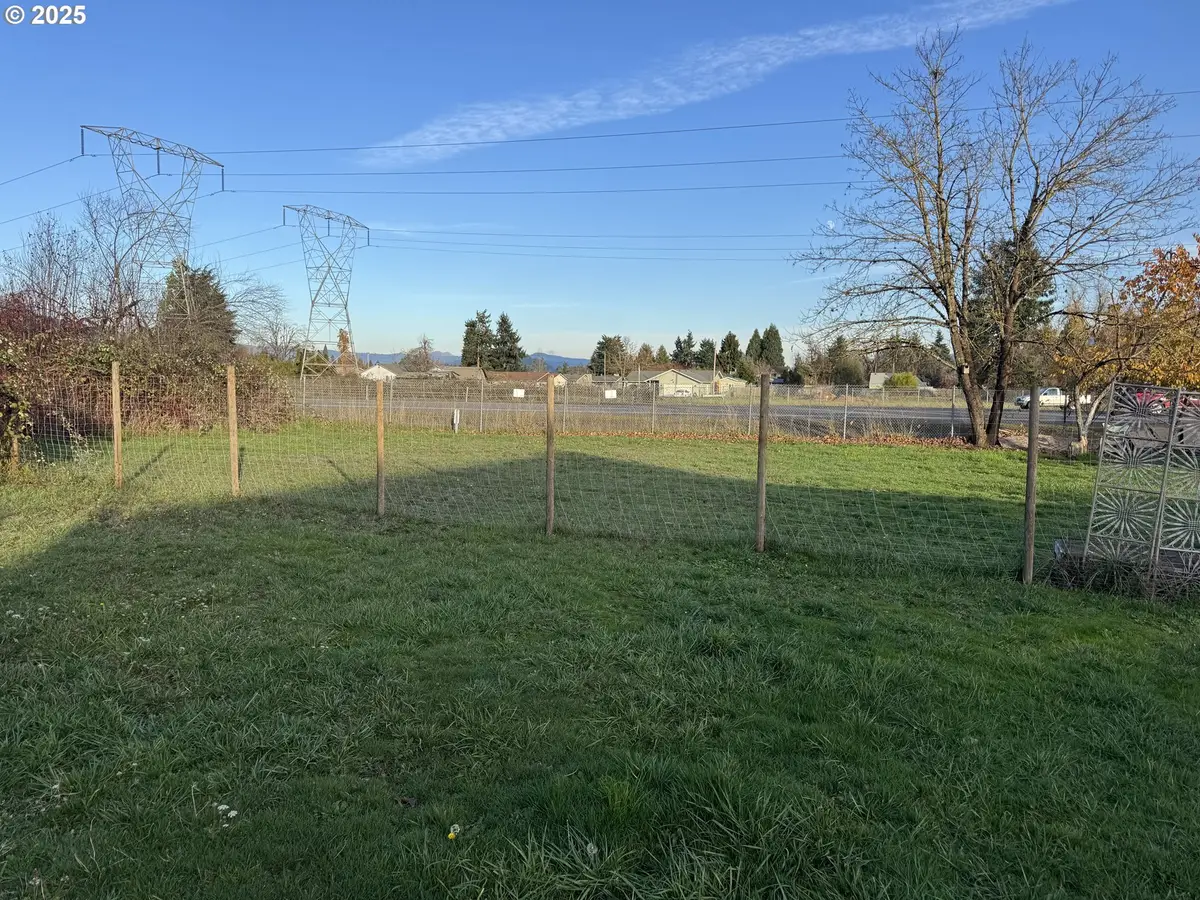 B St, Springfield, OR 97478 - Image #1