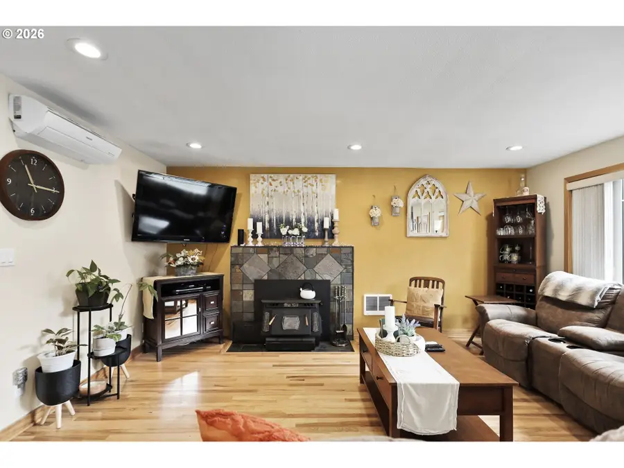 1625 E 13th Pl, The Dalles, OR 97058 - #3