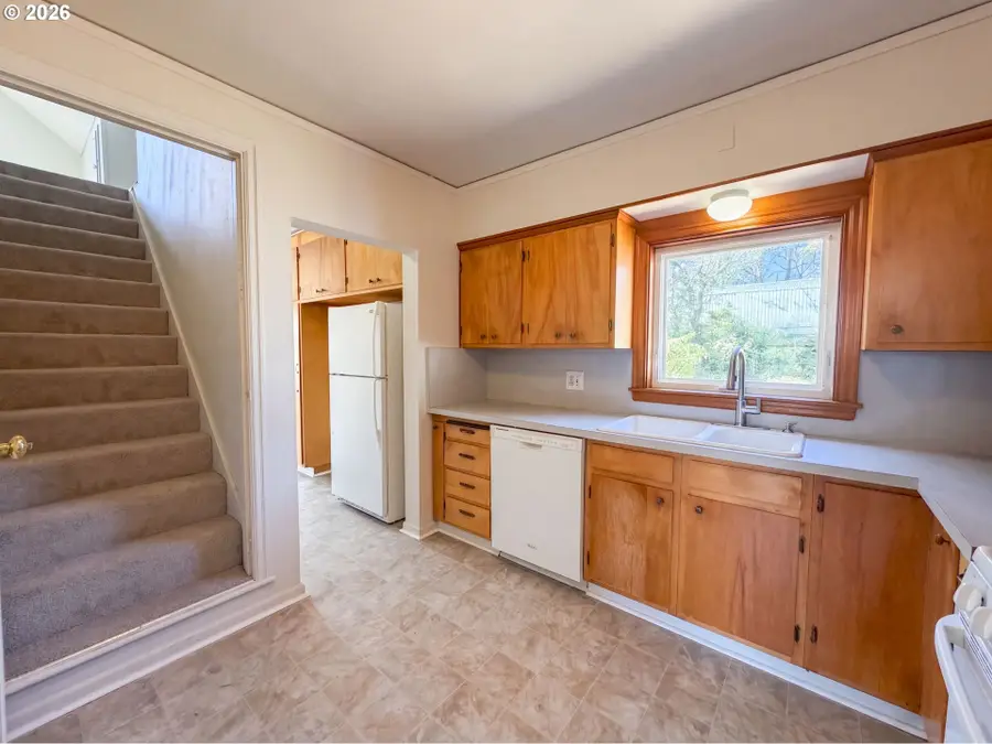 4815 SE 99th Ave, Portland, OR 97266 - #2