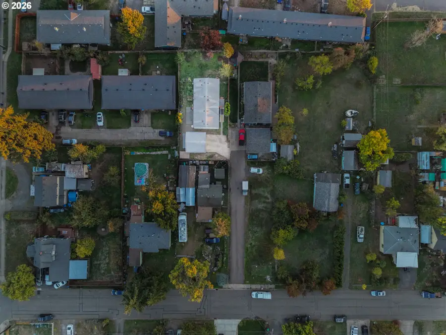 2703 J St, Springfield, OR 97477 - #2