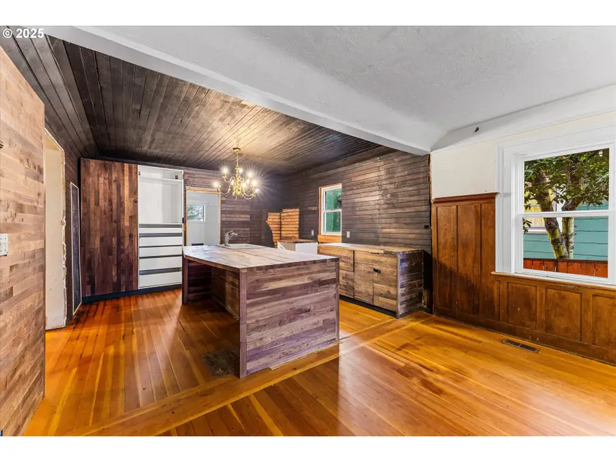 1719 N Skidmore St, Portland, OR 97217 - Image #3