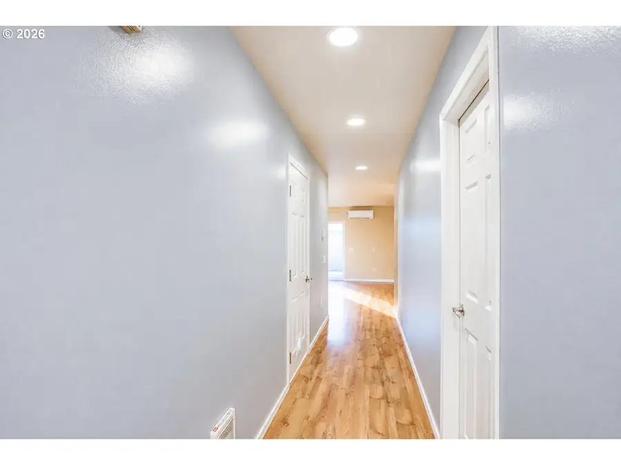768 NE 9th St, Gresham, OR 97030 - #3