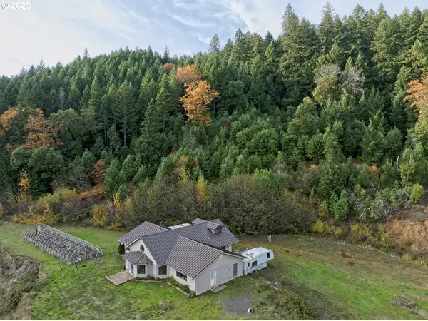 2150 Bridge Ln, WolfCreek, OR 97497