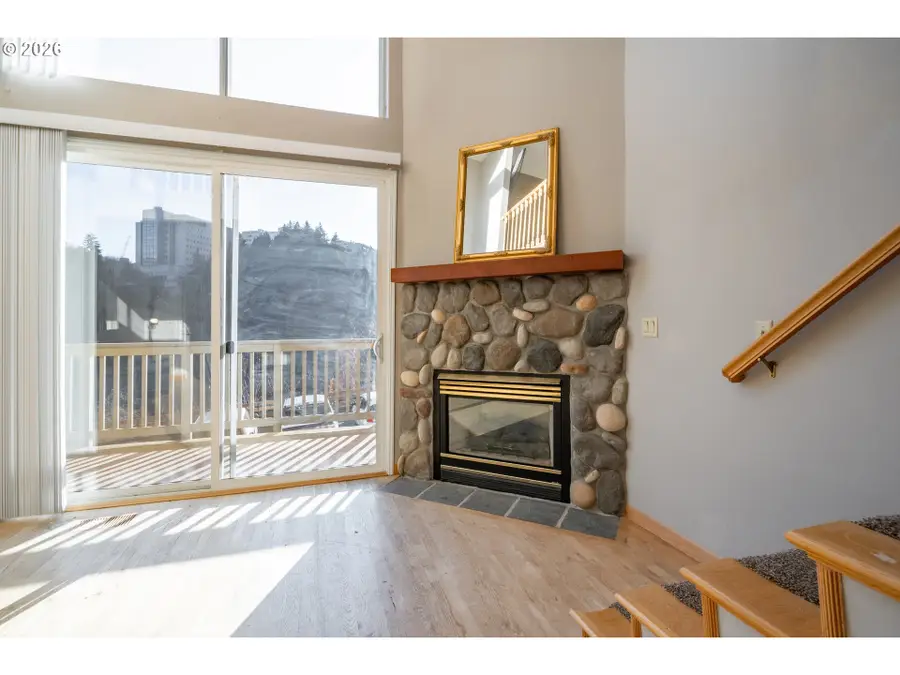 847 SW Broadway Dr #32, Portland, OR 97201 - #3