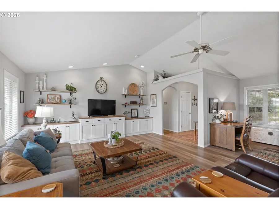 4305 NE Henry Creek Rd, Dayton, OR 97114 - Image #2