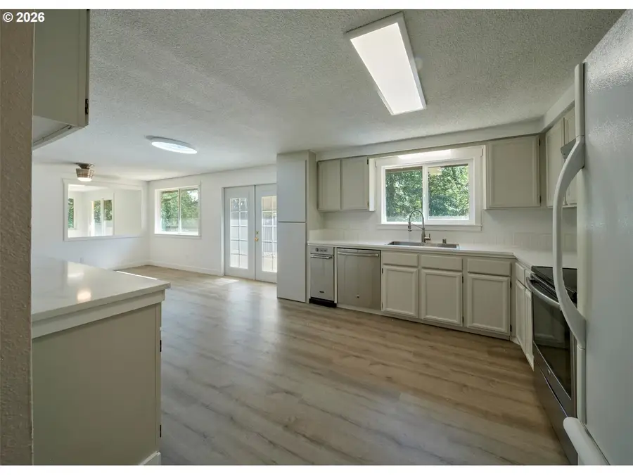 209 Sunset Dr, Longview, WA 98632 - #3
