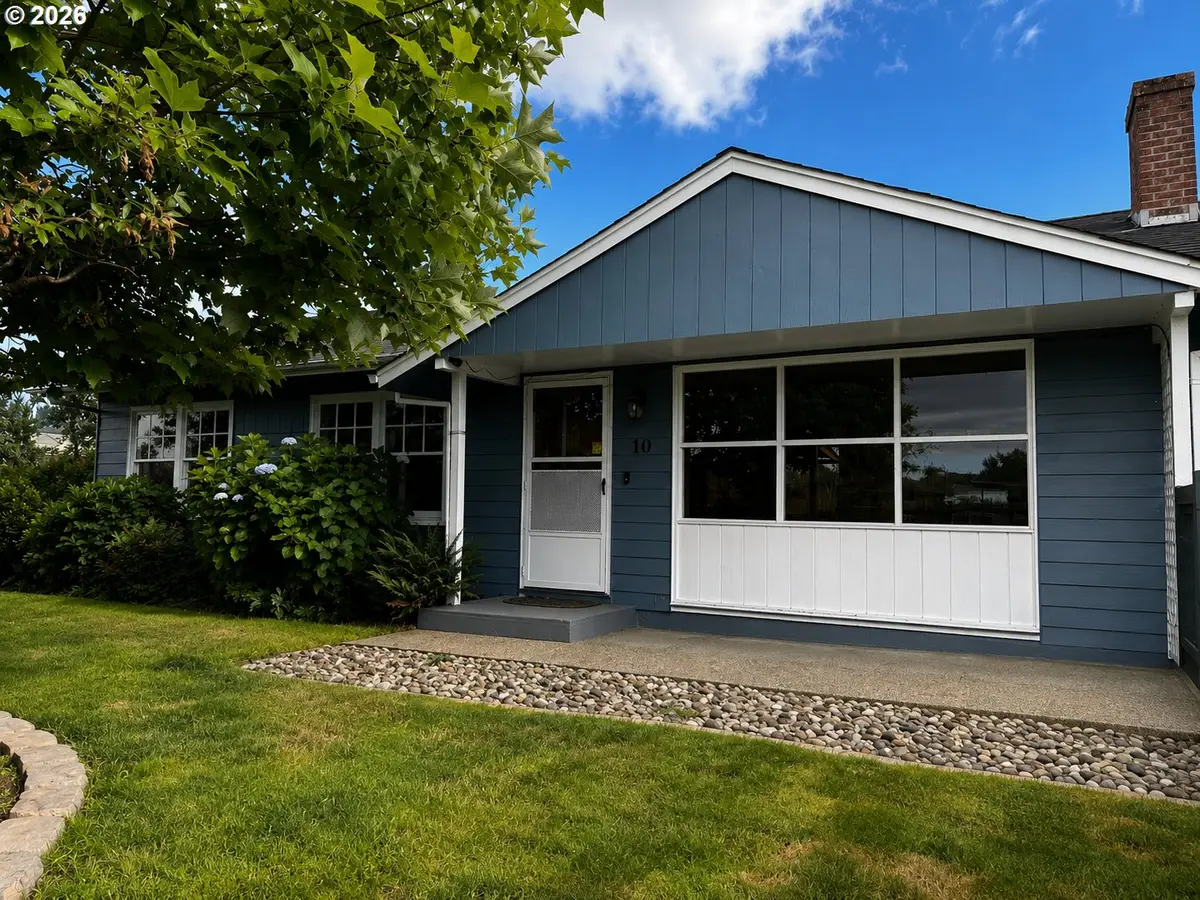 10 SW Peach Ln, Winston, OR 97496 - #1