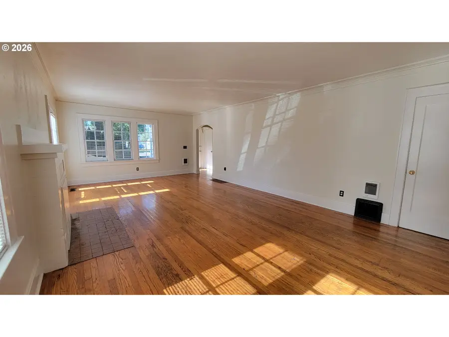 1445 W 11th Ave, Eugene, OR 97402 - #3