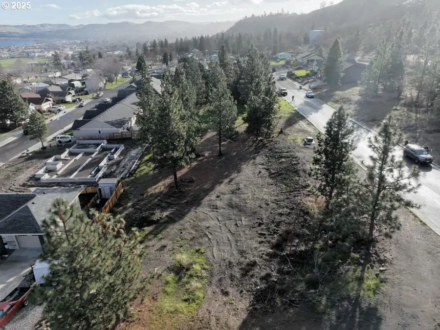 W 15th St #36, The Dalles, OR 97058 - Image #3